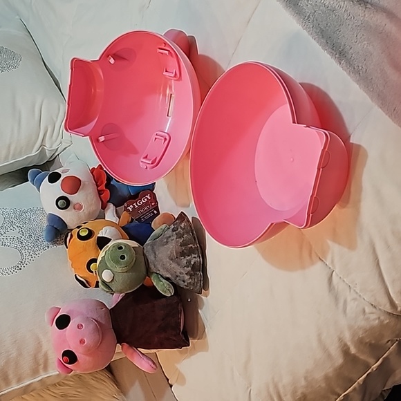 Piggy collectable Plush set - Picture 11 of 12